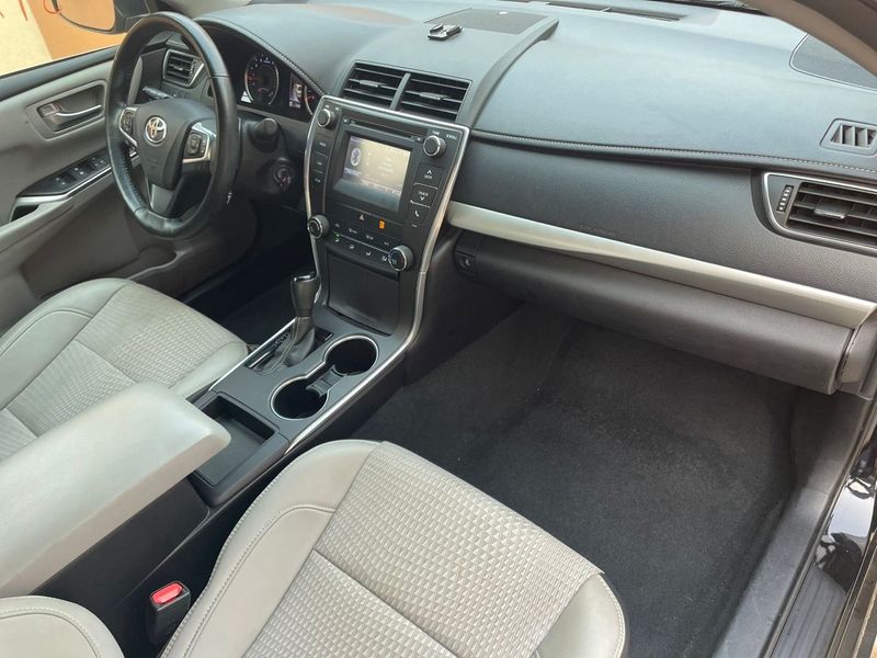 Thumbnail 10 of 2015 Toyota Camry SE